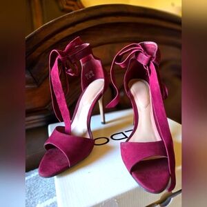 Aldo burgundy tie heels